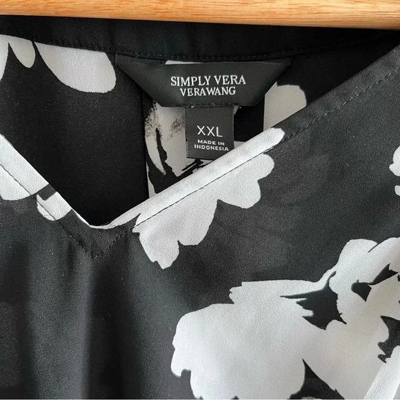 Simply Vera Women’s Floral Popover Top size XXL Black Cap Sleeve Blouse - Picture 5 of 7